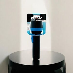 RAYOVAC Brite Essentials Flashlight 7hr Runtime 9 Lumens 75m Beam New With Tag